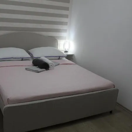 Holiday home Anny Brodarica (Sibenik-Knin)