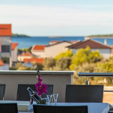 Anny * Brodarica (Sibenik-Knin)