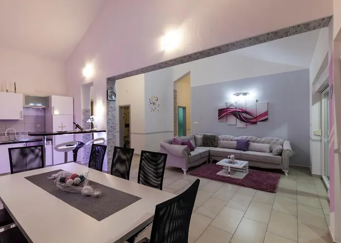 Anny Дом отдыха Бродарица